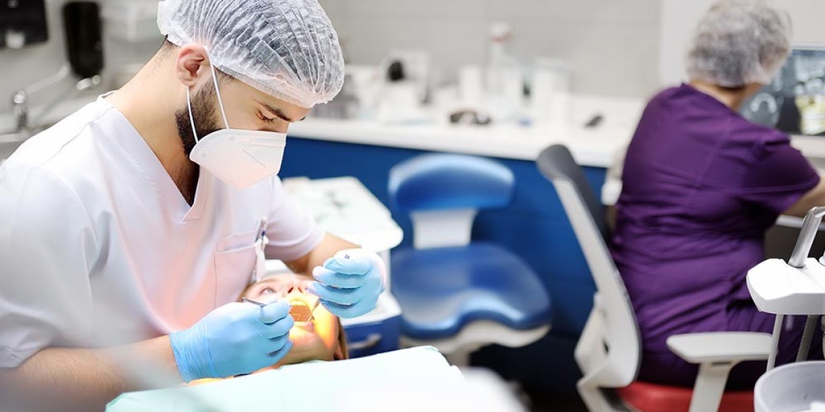 What to Expect on the First Visit to the Best Dental Clinic Around