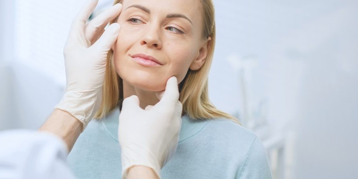 Which Dermatologist Offers the Most Effective Solutions for Acne Scars?
