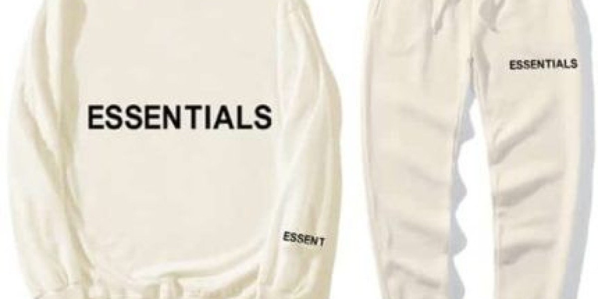 The Everyday Essential Hoodie: A Modern Wardrobe Staple with Relaxed Fit and Premium Fabric