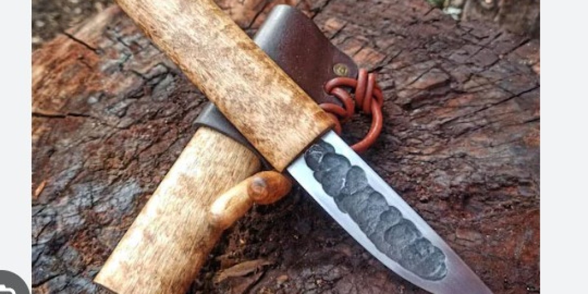 Traditional Forging Techniques of the Yakut Knife