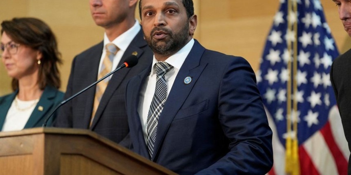 Kash Patel Criticized: Missteps, Messaging & Trust in Turbulent Times