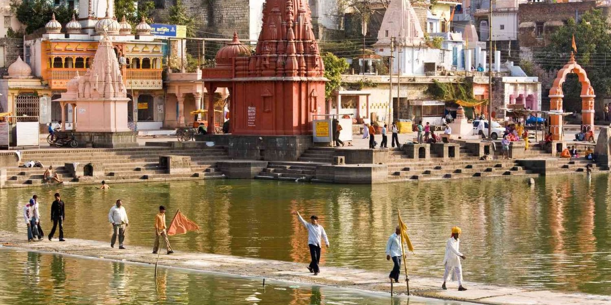 Bhopal to Ujjain Cab