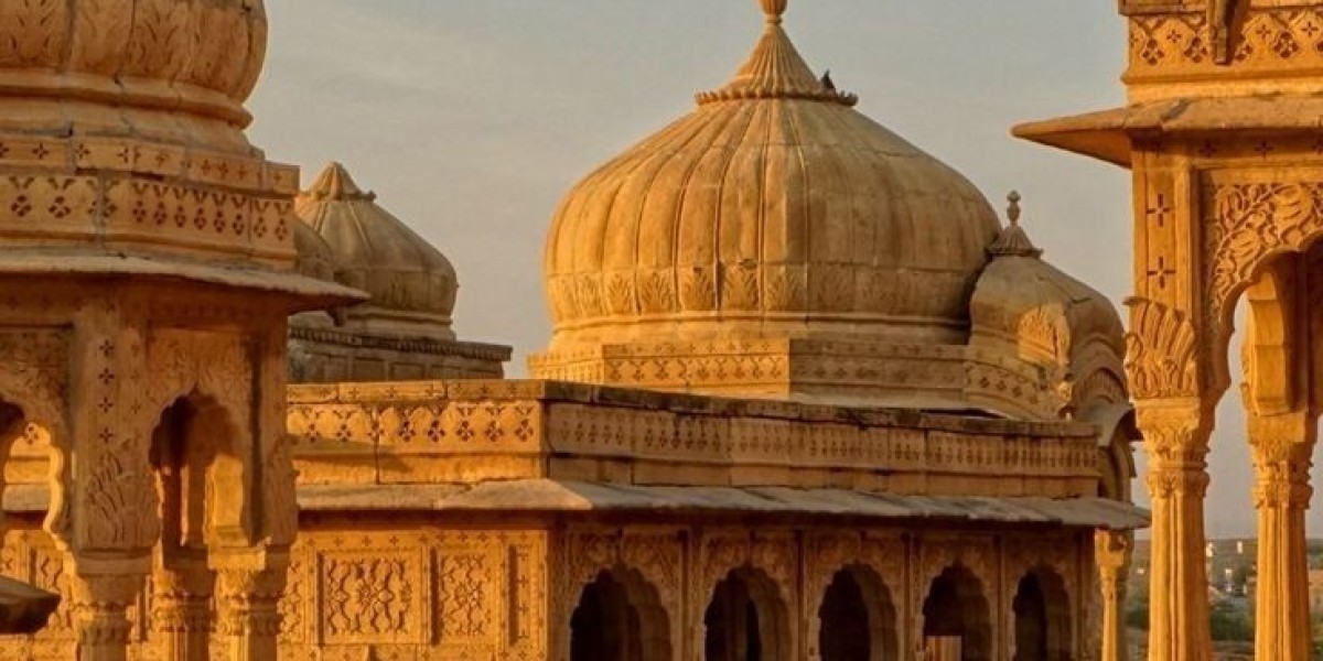 From Beaches to Mountains: Planning a Diverse Travel Itinerary