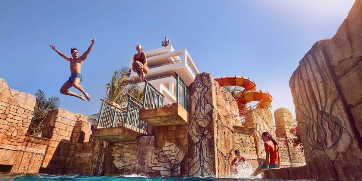 Top Dubai Water Parks with Record-Breaking Slides