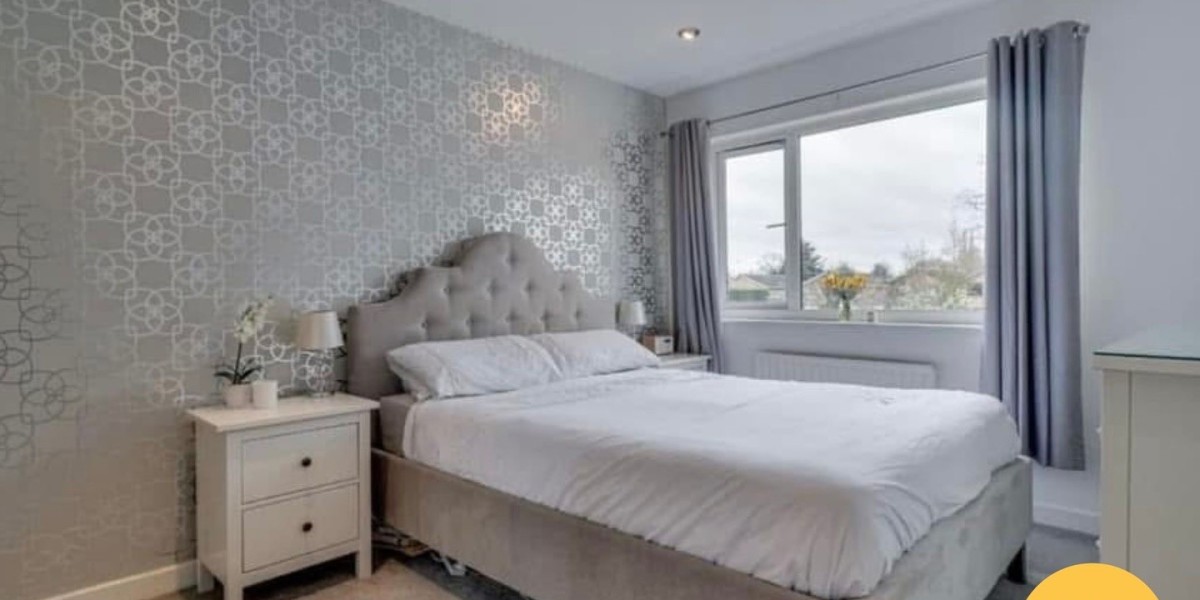 How Can an Estate Agent in Birmingham City Centre Help You Find the Perfect Property?