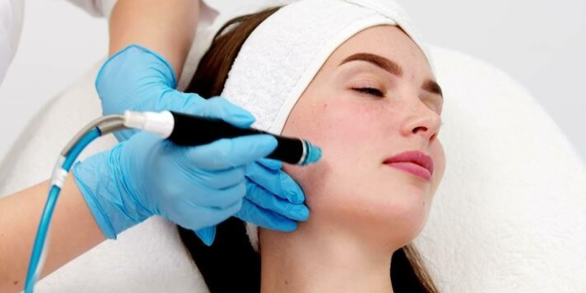 Combining HydraFacial Treatment in Dubai with Other Skin Procedures: What Works Best
