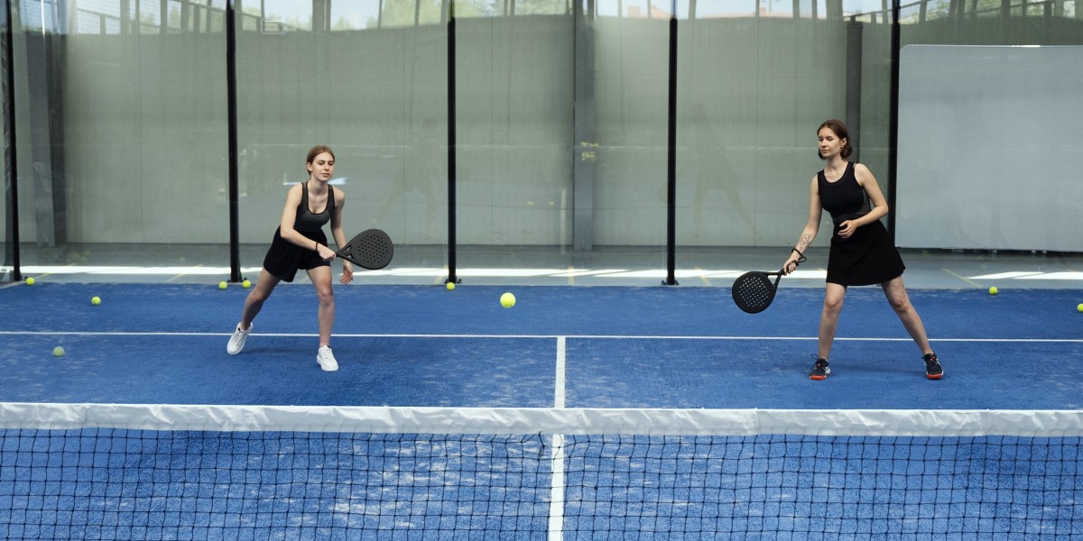 How Covered Padel Courts Enhance Player Experience and Safety