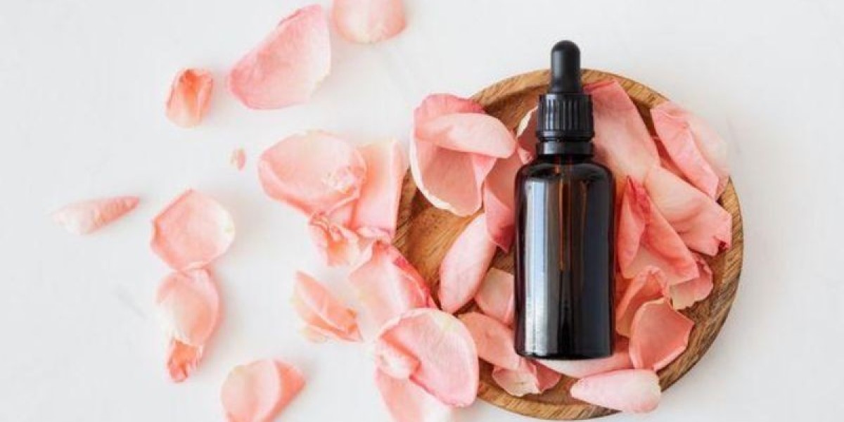 Market Dynamics: Drivers and Challenges in Premium Self-Tanning Products