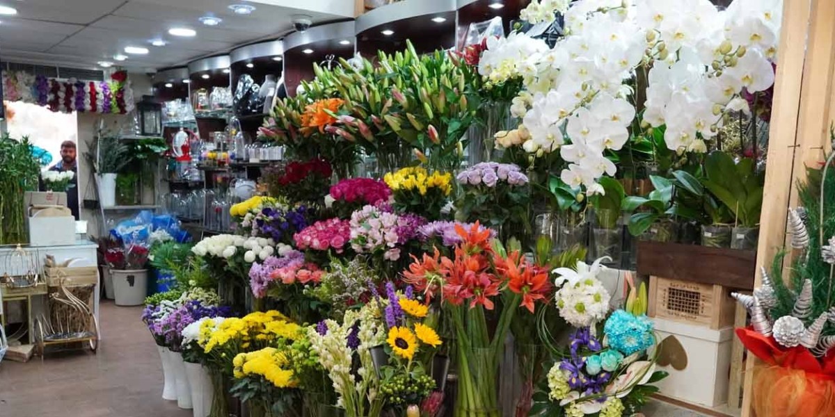 Choose FlowersMart as one of the Top Floral Stores Near Me for Stunning Bouquets