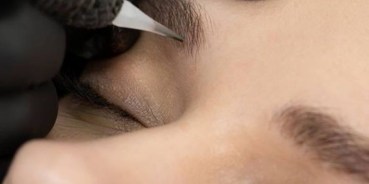 How to Choose the Best Brow Lift Surgery Clinic in Riyadh
