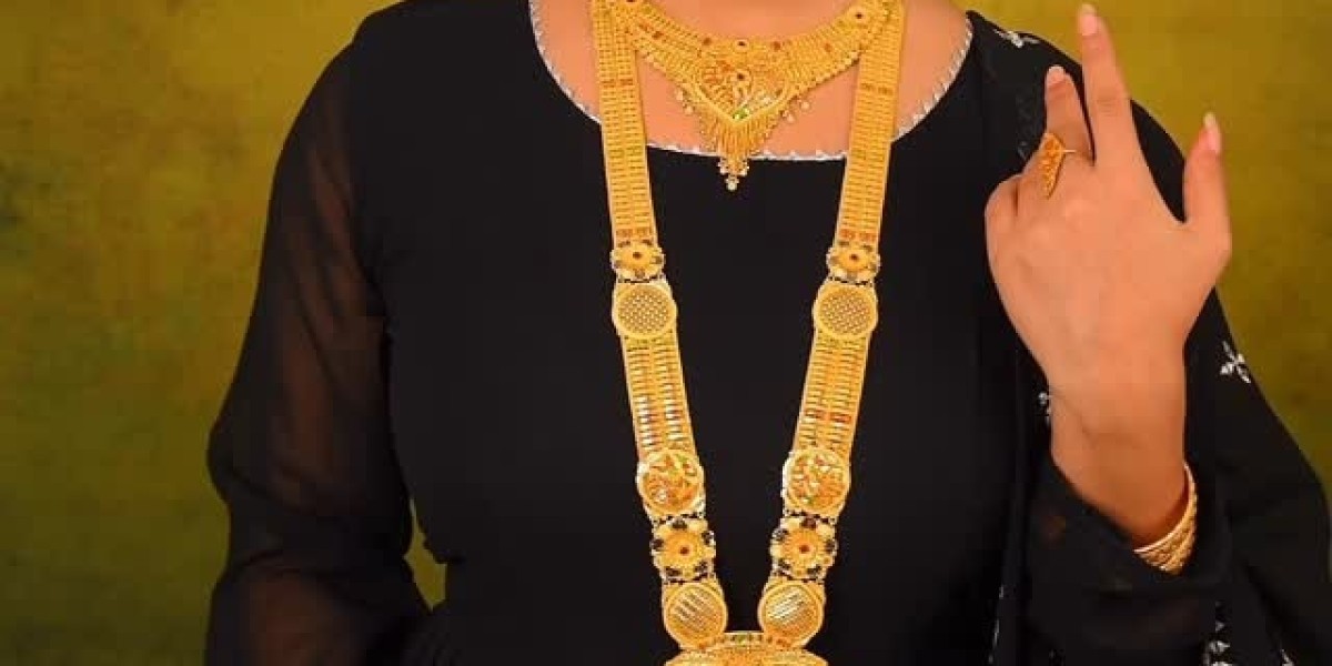 Your Go-To Accessory: Why A Simple Gold Necklace Design Is A Wardrobe Essential