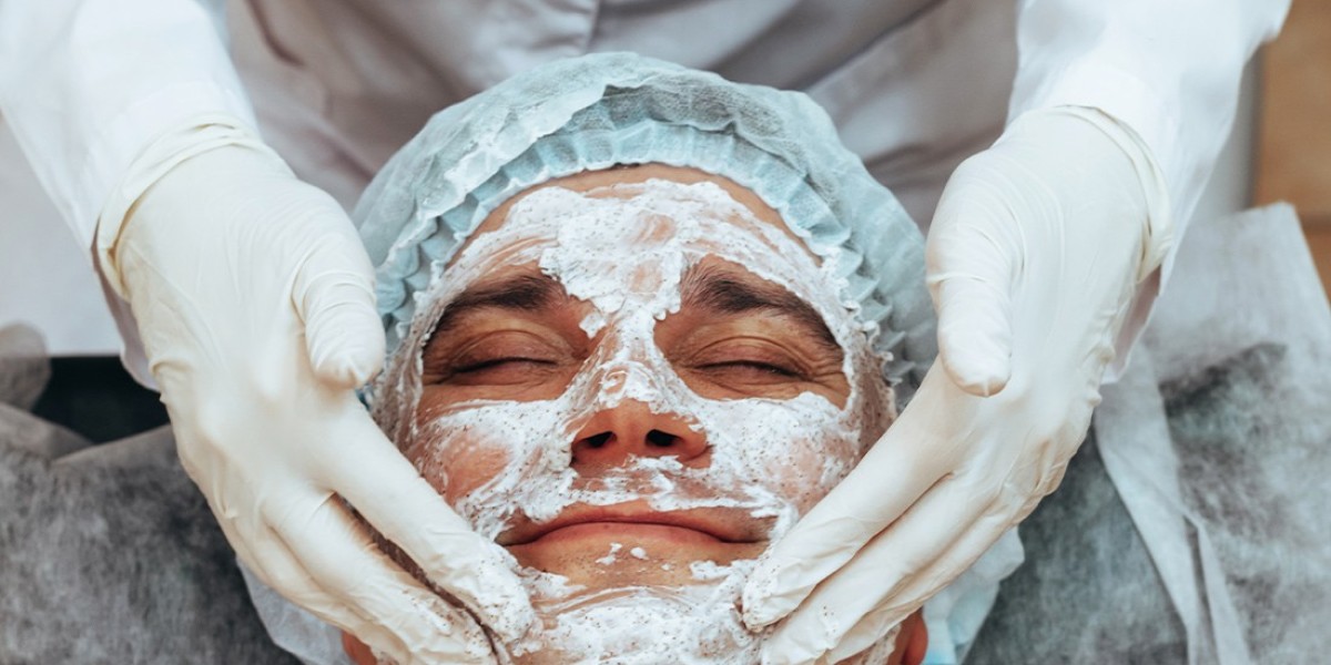 Experience Best Skin Refresh and Strength with Men’s Facial in Dubai