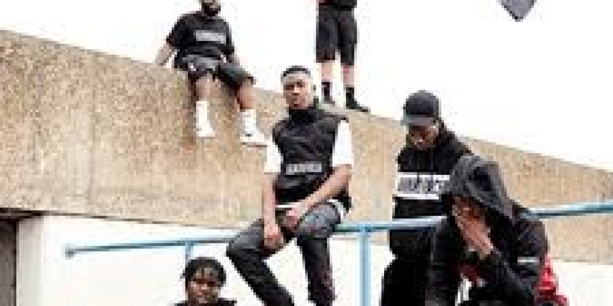 How to Style Hoodrich Hoodies with Streetwear Outfits