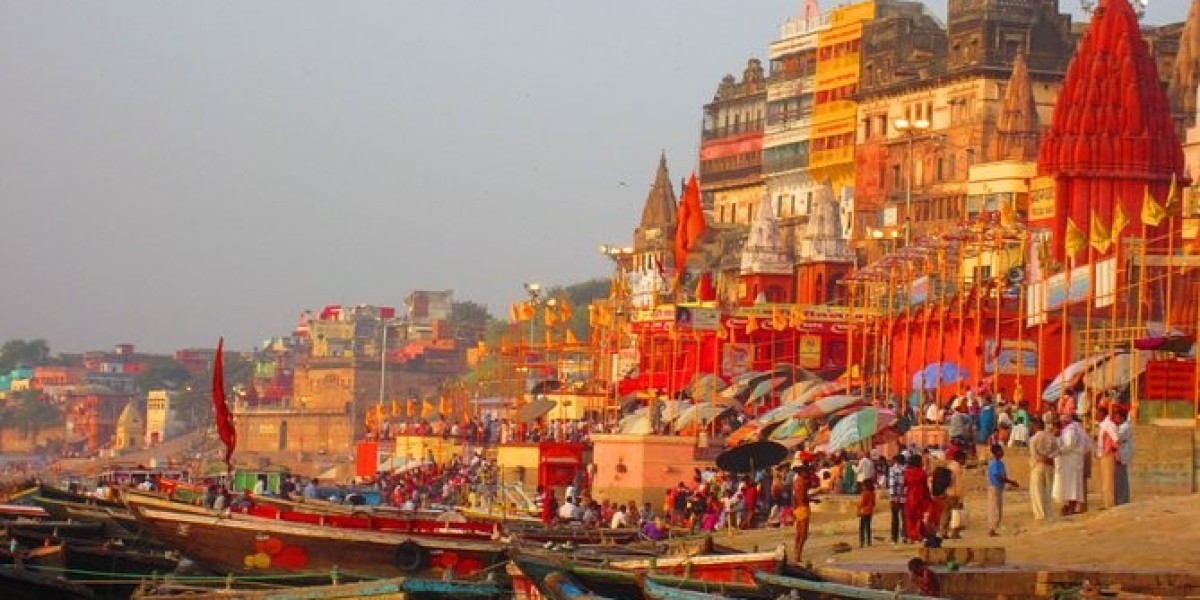 Tiger Safaris and Sacred Ghats: Golden Triangle with Ranthambore & Varanasi