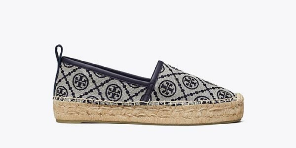 TB 包與 Tory Burch 鞋履穿搭指南