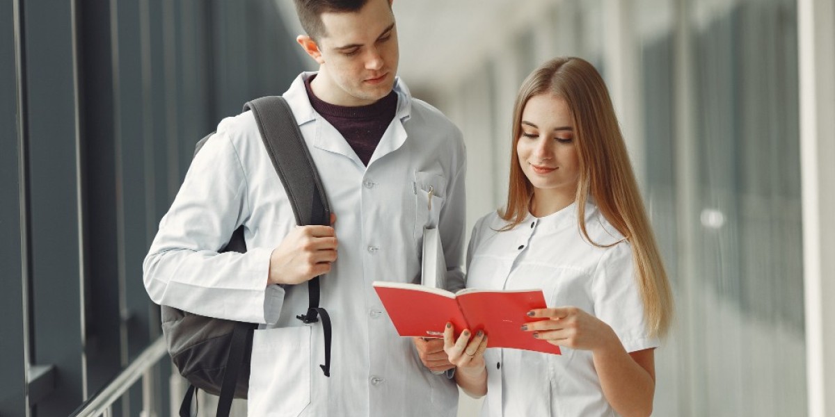 Things to Check Before Taking Admission in a Paramedical College | Diagnopein