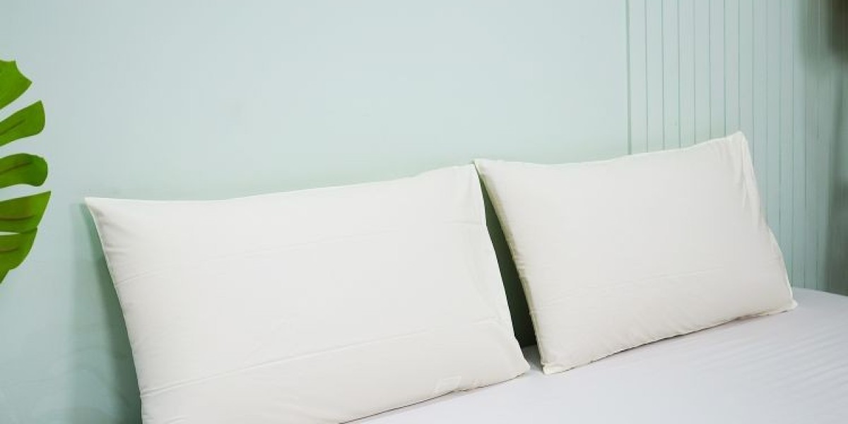 Top 7 Reasons Dermatologists Recommend Sleeping on Silk Pillows