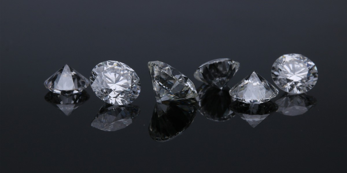 Why Buying Diamonds in London Feels Different and How akureum Diamonds London Fits the Bill