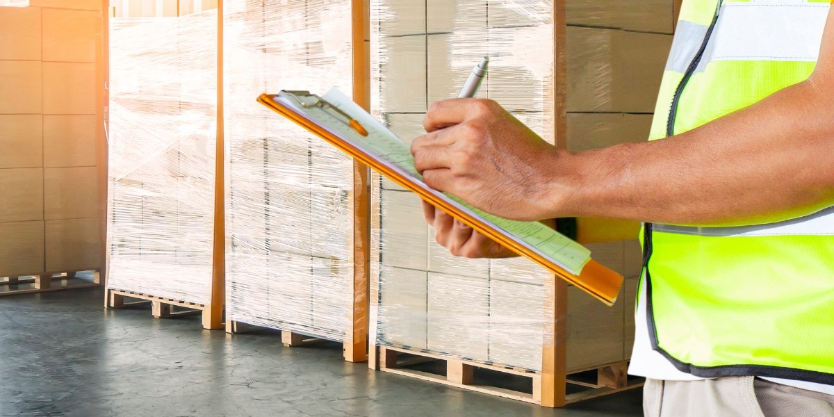 How Do Fulfillment Centers in Canada Handle Seasonal Demand?