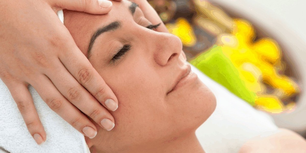 Is Deep Cleansing Facial with Extraction Safe?