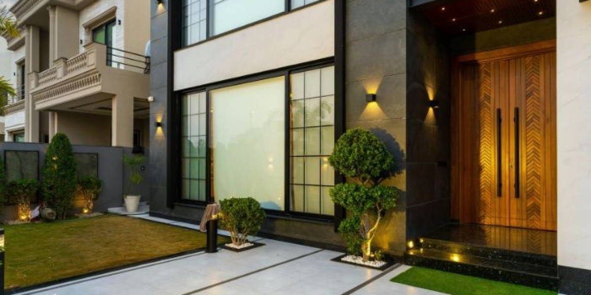 Top Landscapers in Dallas, TX: Transform Your Outdoor Living Spaces