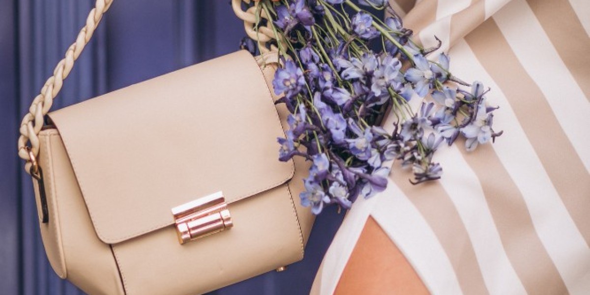 Why Envelope Handbags Are the Ultimate Accessory for Every Occasion