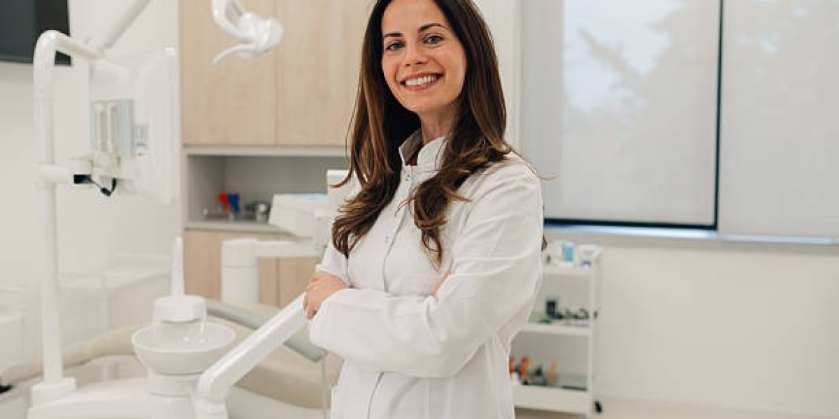 Comparing Popular Aesthetic Treatments: Veneers, Bonding, and More