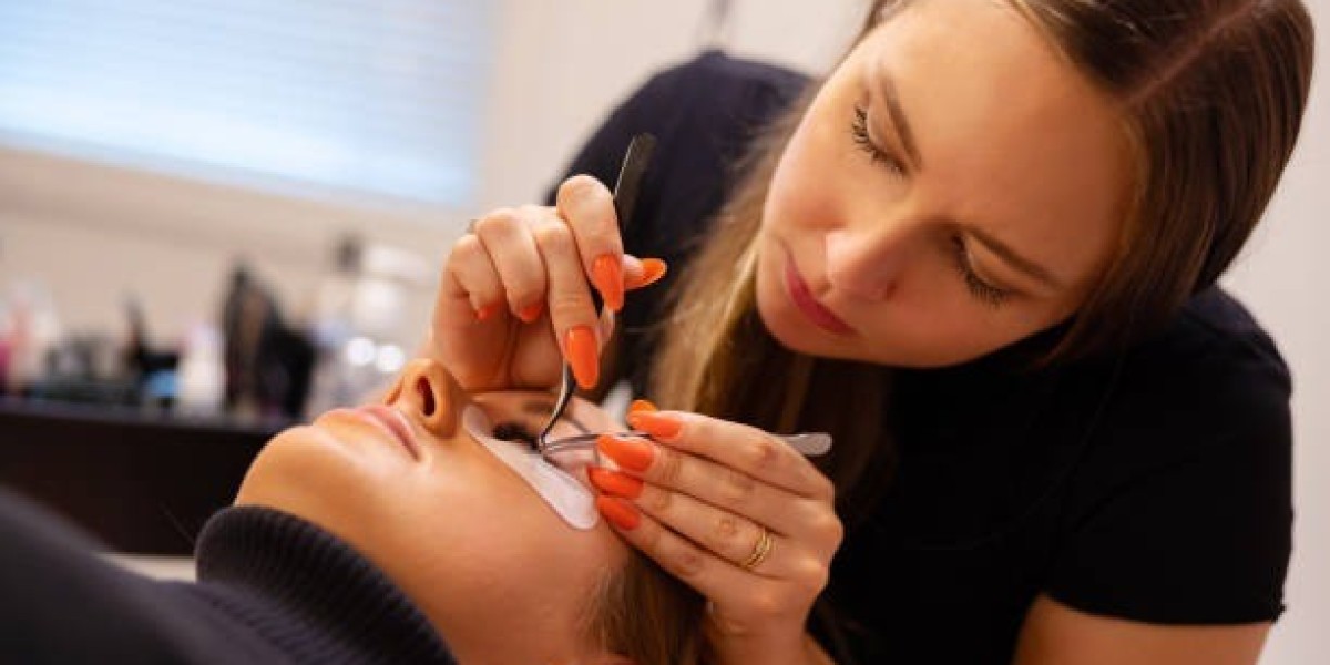 Meet the Experts: Your Trusted Lash Tech Las Vegas