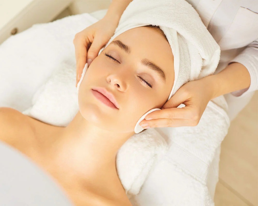 Deep Cleansing Facial with Extraction