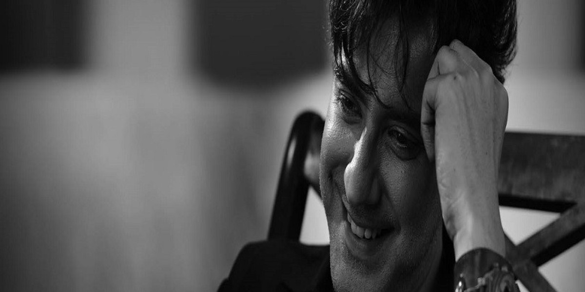 The Timeless Charm of Karan Oberoi: From Band of Boys to TV Stardom