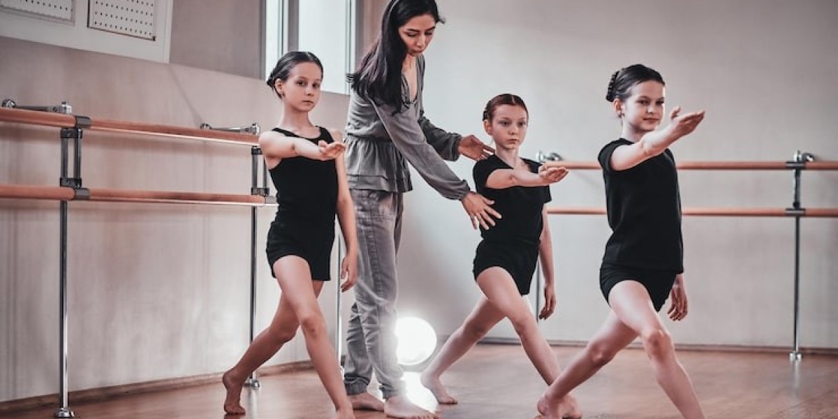 Spark Creativity with Preschool Dance Classes for Young Learners