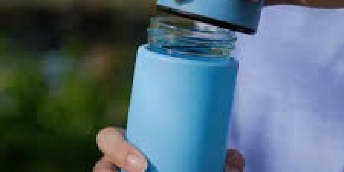 Reusable Water Bottle Market Experiencing Steady Growth Through E-Commerce Platforms and Retail Outlets
