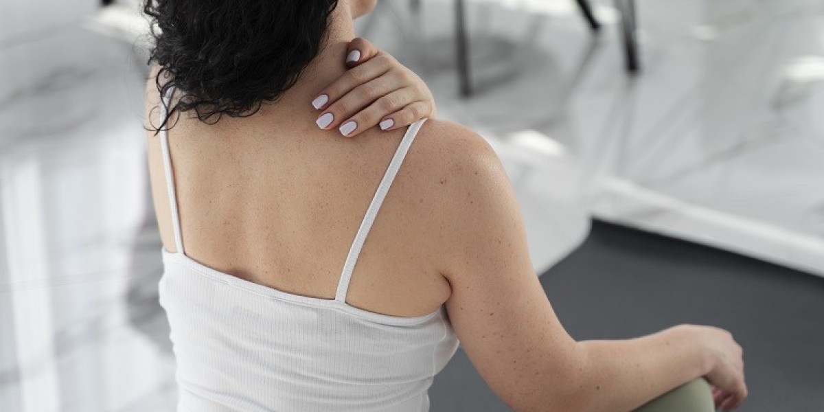 How to Treat Back Acne Without Harsh Chemicals