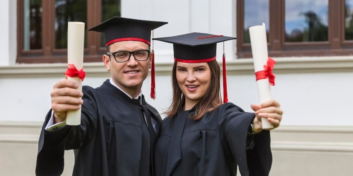 How to Buy a Fake Diploma Online Without Getting Scammed