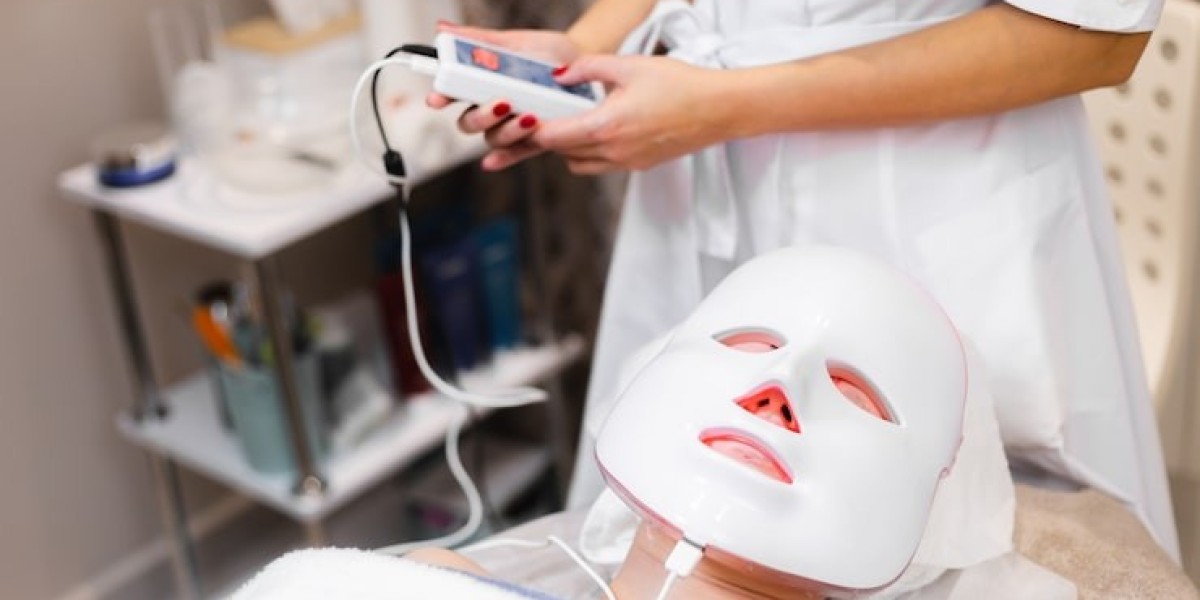 How to Use a Red Light Therapy Mask for Acne at Home