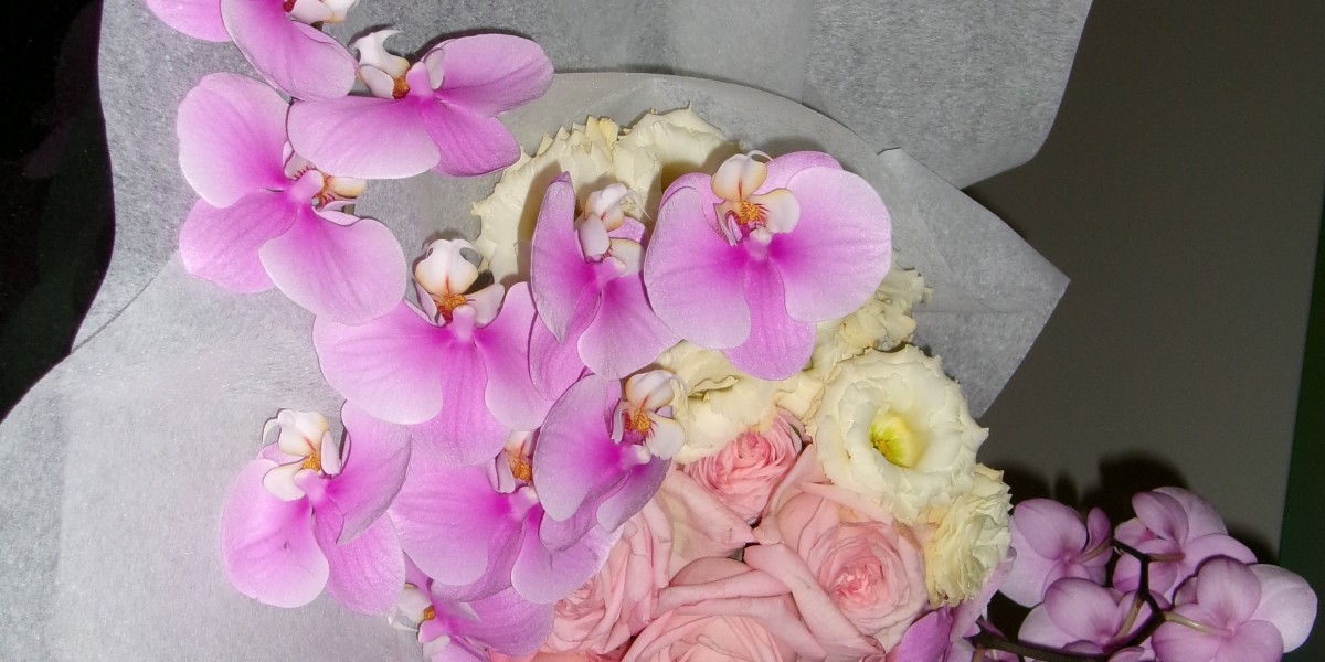Brighten Any Moment with Same Day Flower Delivery in Melbourne by xBLOOMSclub