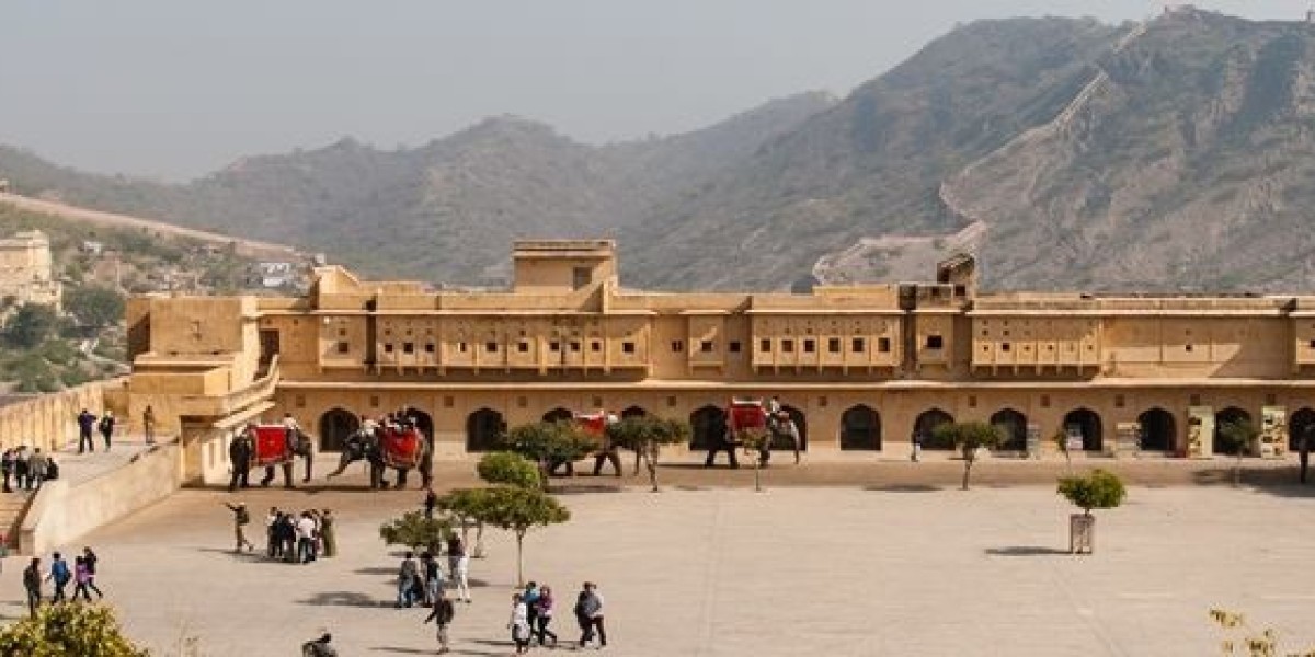 Top Places to Visit When You Are Planning Same Day Agra Tours!