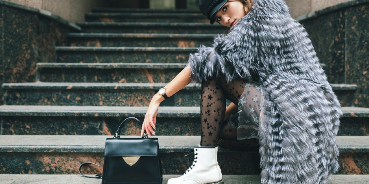 Why Are British Luxury Handbags So Popular Among Modern Women?