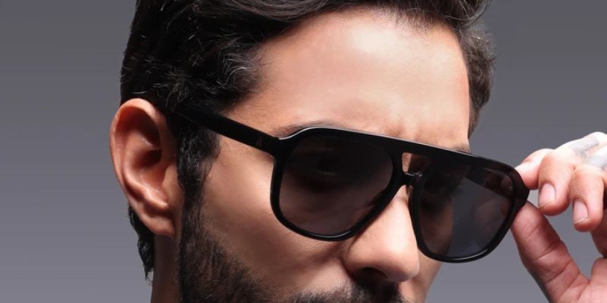 Exploring the Benefits of Gold Round Sunglasses for Daily Wear