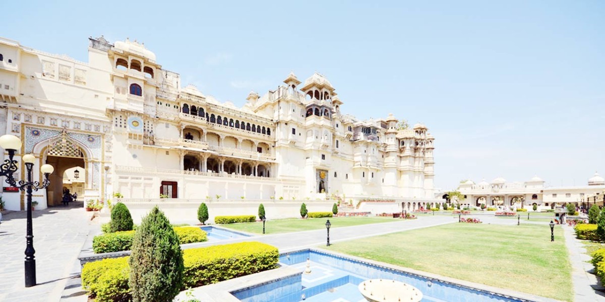 Best Time to Visit Udaipur: Weather, Festivals & Travel Insights
