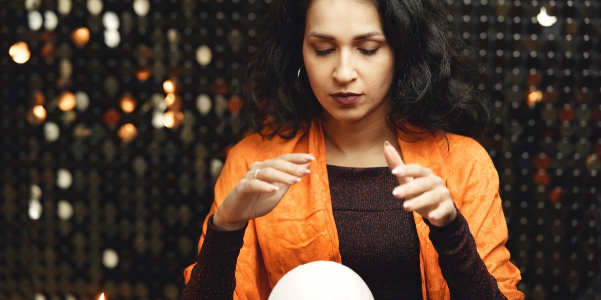 Why You Need a Love Problem Specialist in the UK to Transform Your Relationship
