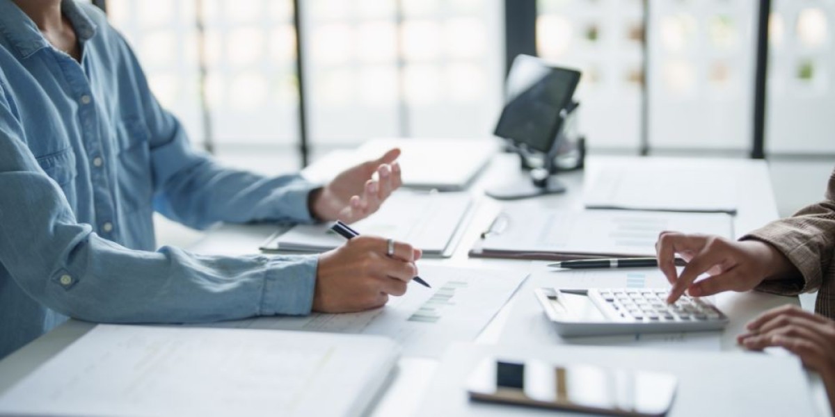 How to Choose a Payroll Service for Your Small Business