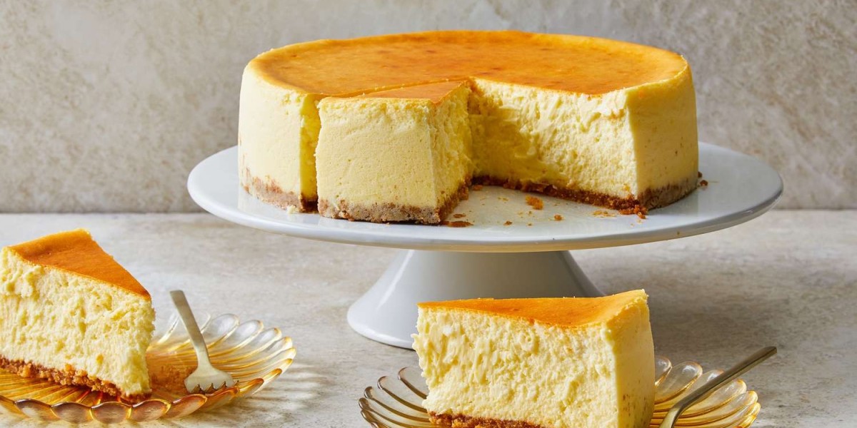 From Sketch to Slice: The Customized Cake Journey