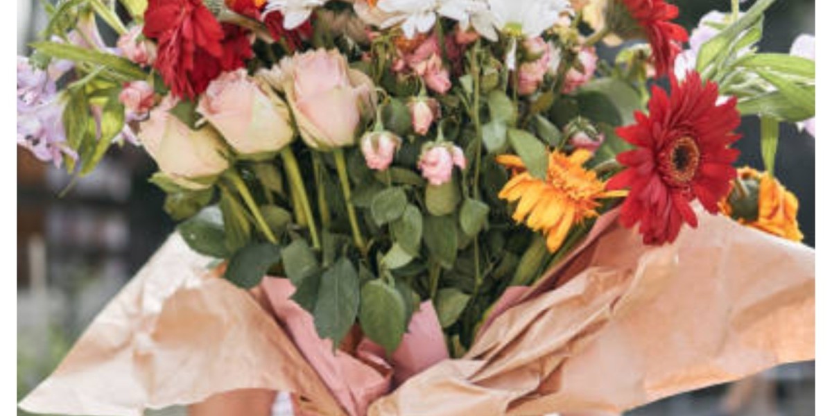 Visit Expert flower shop near me, FlowersMart, offering Elegant flowers online Dubai 
