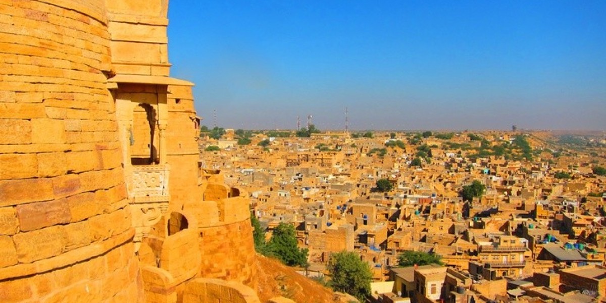 Experience Desert Life with Majestic Views and Cultural Delights
