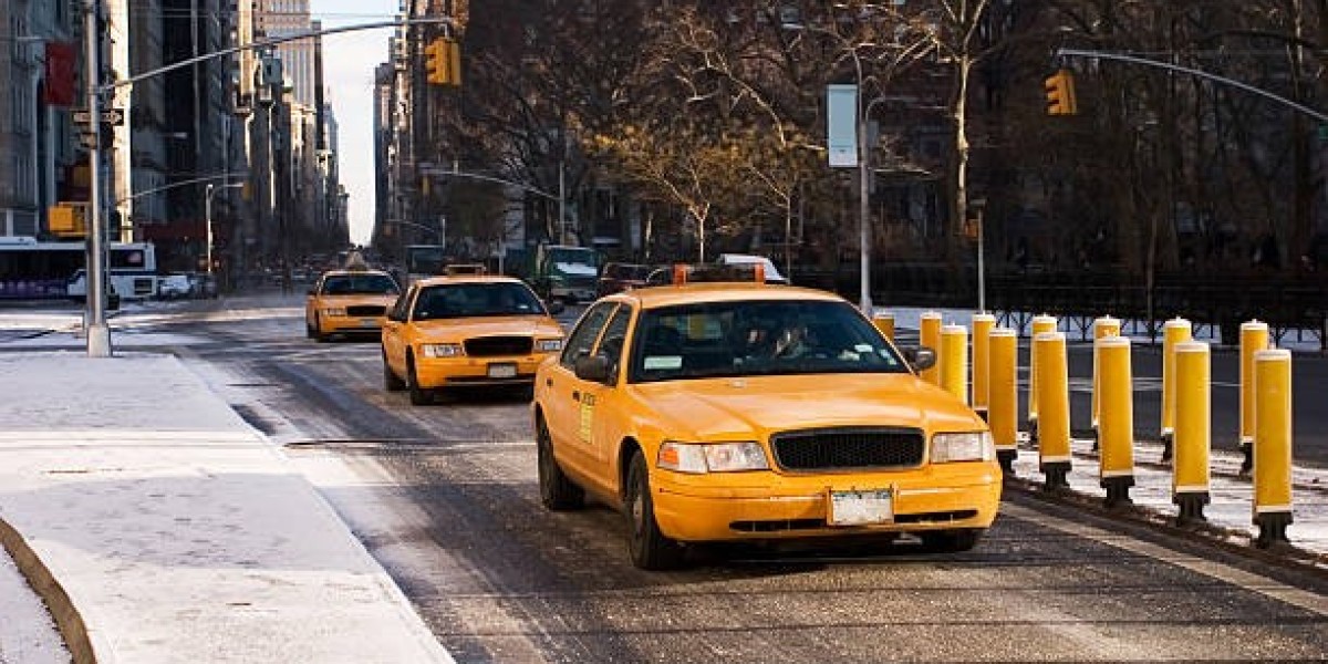Why Melbourne Airport Maxi Taxis Are Perfect for Large Groups or Extra Luggage