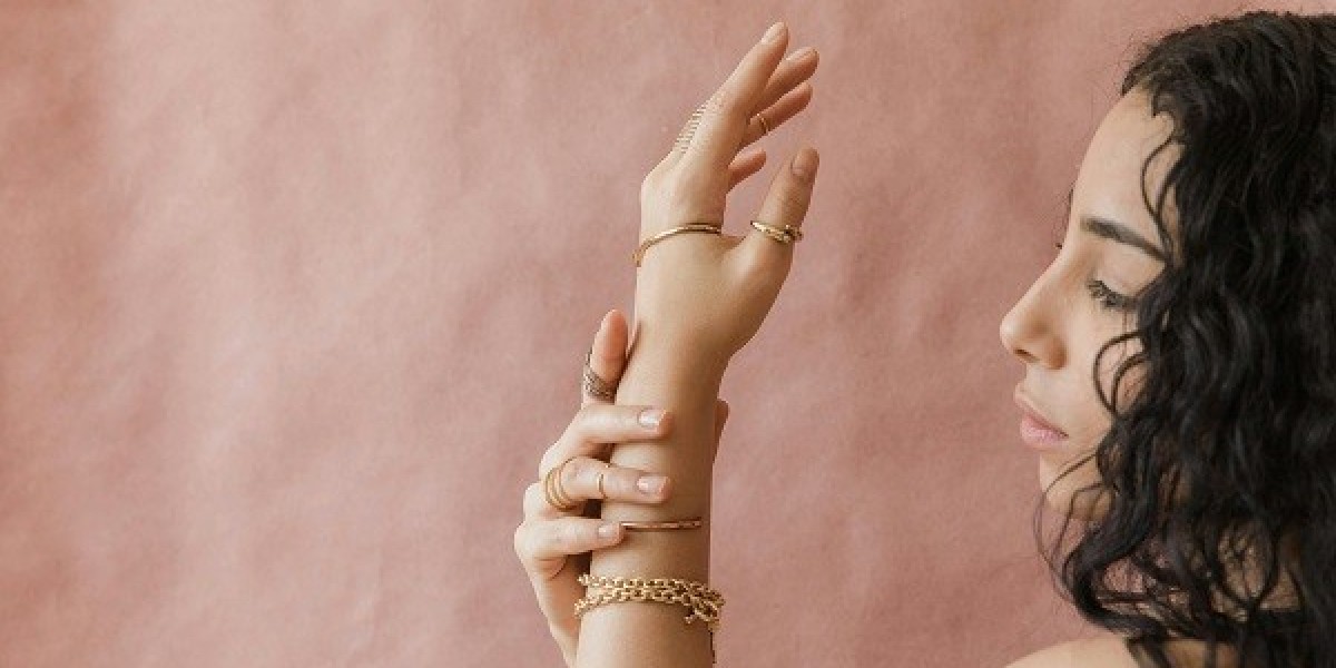From Minimal to Bold the Best Gold Link Bracelets for Every Taste