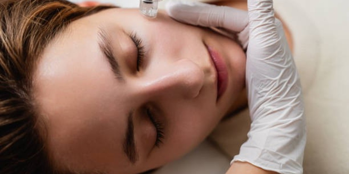 HydraFacial Treatment in Dubai: Refresh Your Skin Today