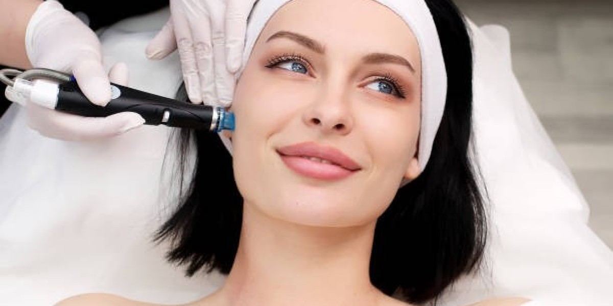 HydraFacial Treatment in Dubai: Hydrate Dry, Dull Skin Today