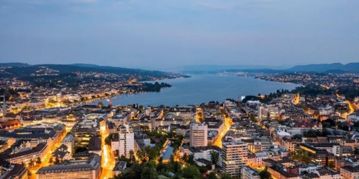 Fensterreinigung Zürich – Ihre Experten für streifenfreie Glasreinigung mit Glanzgarantie